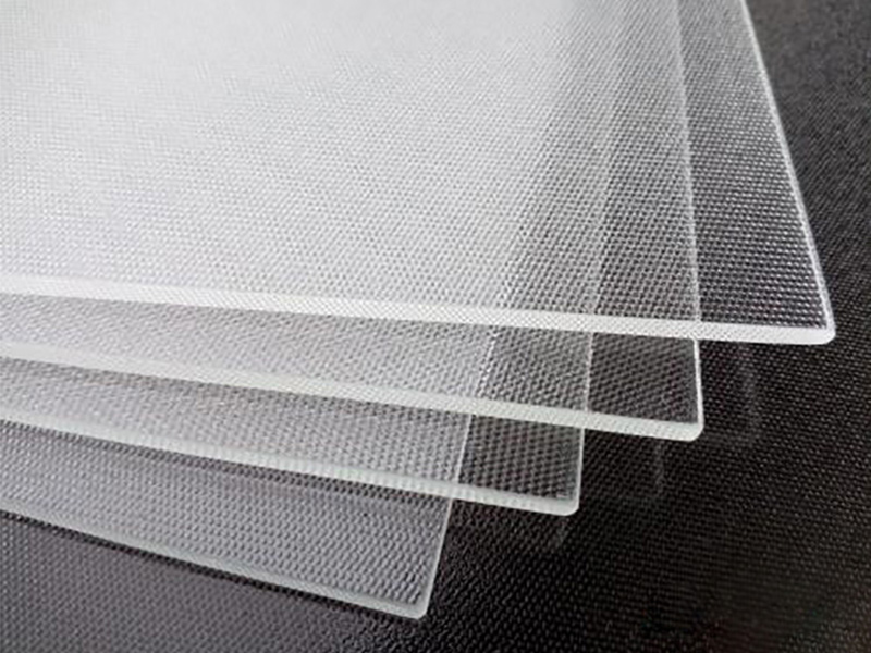 全球光伏市場景氣向上，助力玻璃龍頭穩(wěn)健增長！